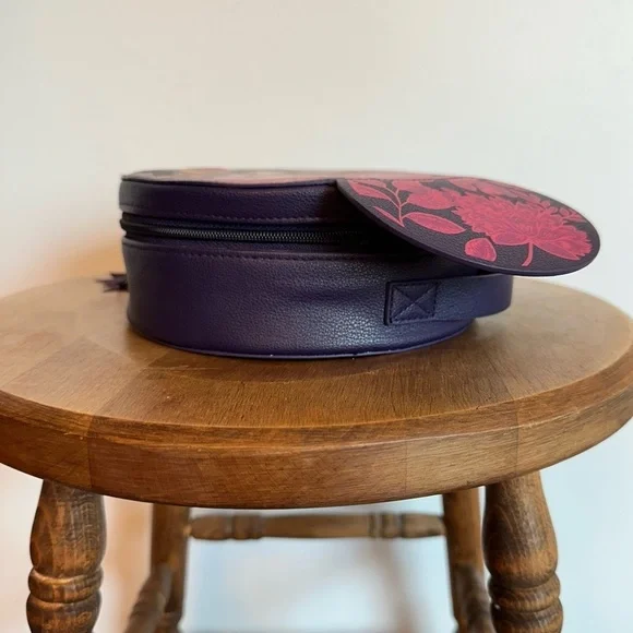 SOLD- NWT Vera Bradley Disney Whimsy Cosmetic Bag Case Mickey MinnieMouse Purple - Picture 4 of 16